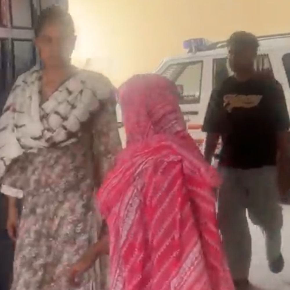 अबोहर में महिला कर्मचारी ने शोरूम की थी चोरी:रात में दुकान में छिपी थी, 2.13 लाख लेकर साथी के साथ फरार, दोनों गिरफ्तार