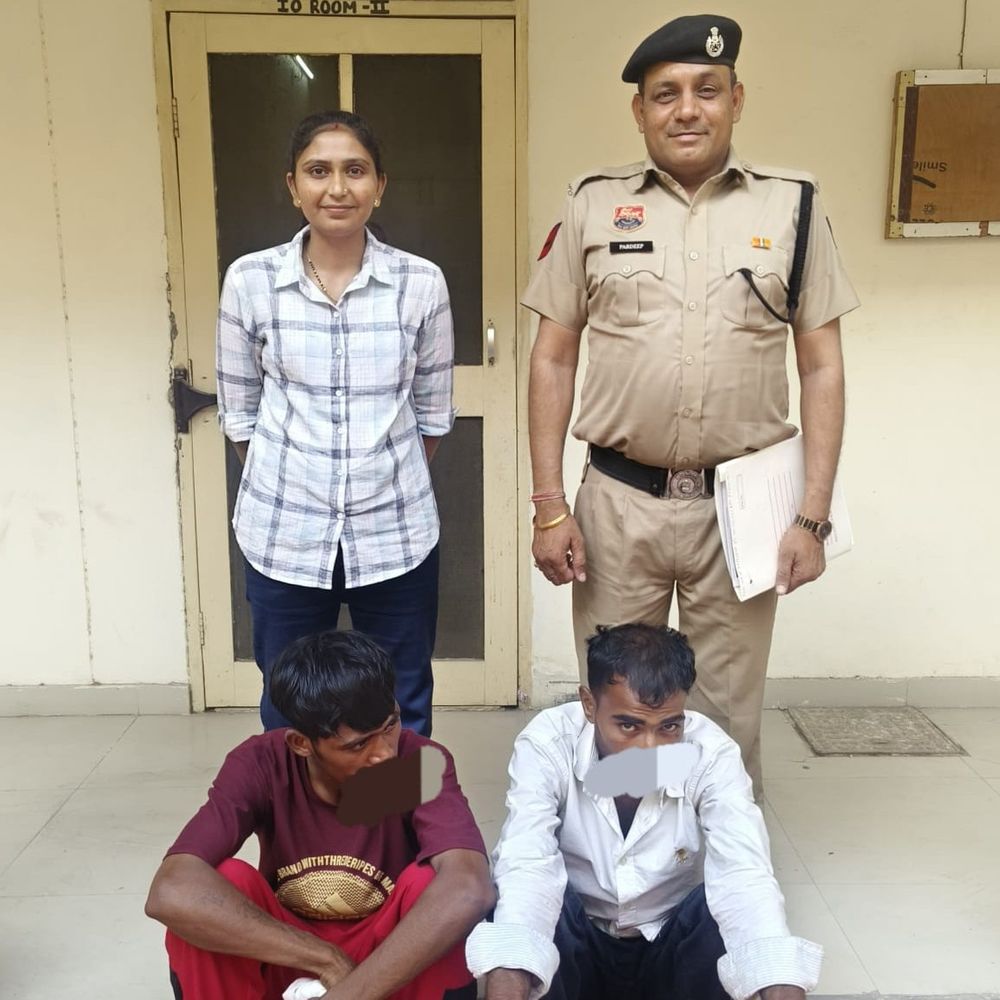 हांसी में चोरी का खुलासा, दो आरोपी गिरफ्तार:दिनदहाड़े चोरों ने घर से उड़ाये नकदी और जेवर, गांव के ही युवकों ने की थी वरादात