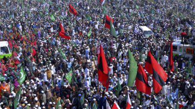 Political chaos in Pak amid poll rigging claims and power tussles