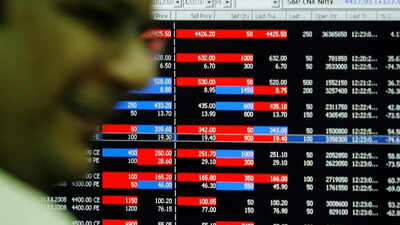 Sensex slides 1k points on oil surge, Rupee fall