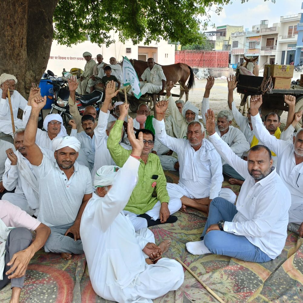 जींद में आढ़तियों की हड़ताल बेअसर, 304 गेट पास काटे:32 हजार क्विंटल गेहूं मंडी पहुंचा; किसान बोले-नए नियमों से खरीद में परेशानी नहीं