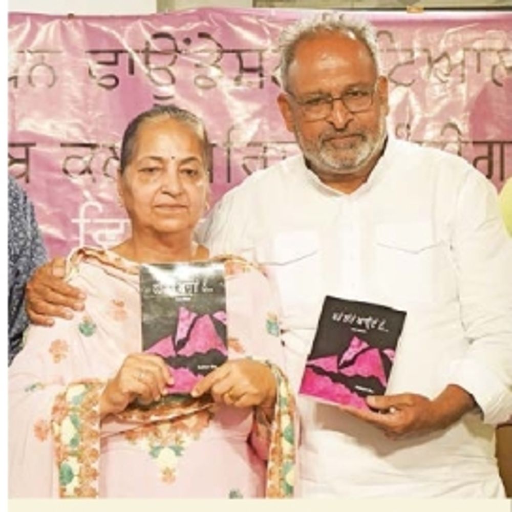 किताब ‘बड़े चेते आऊंदे ने’ में कलाकारों की यादों को लिखा