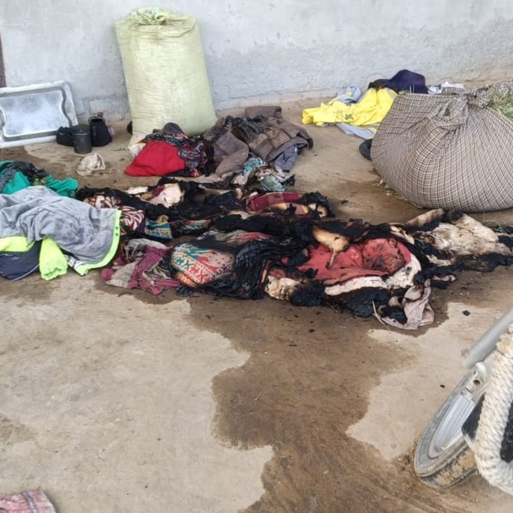 अबोहर में मजदूर के घर में लगी आग:बैंक से लिया 65 हजार कर्ज भी जला, बच्चे बाल-बाल बचे; परिवार ने प्रशासन से मांगी मदद