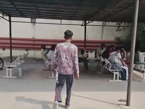 करनाल में तेज रफ्तार ट्रैक्टर ने ली युवक की जान:नीचे गिरते ही पीछे का टायर चढ़ा,भट्ठे से ईंट भरकर लौटते समय हादसा