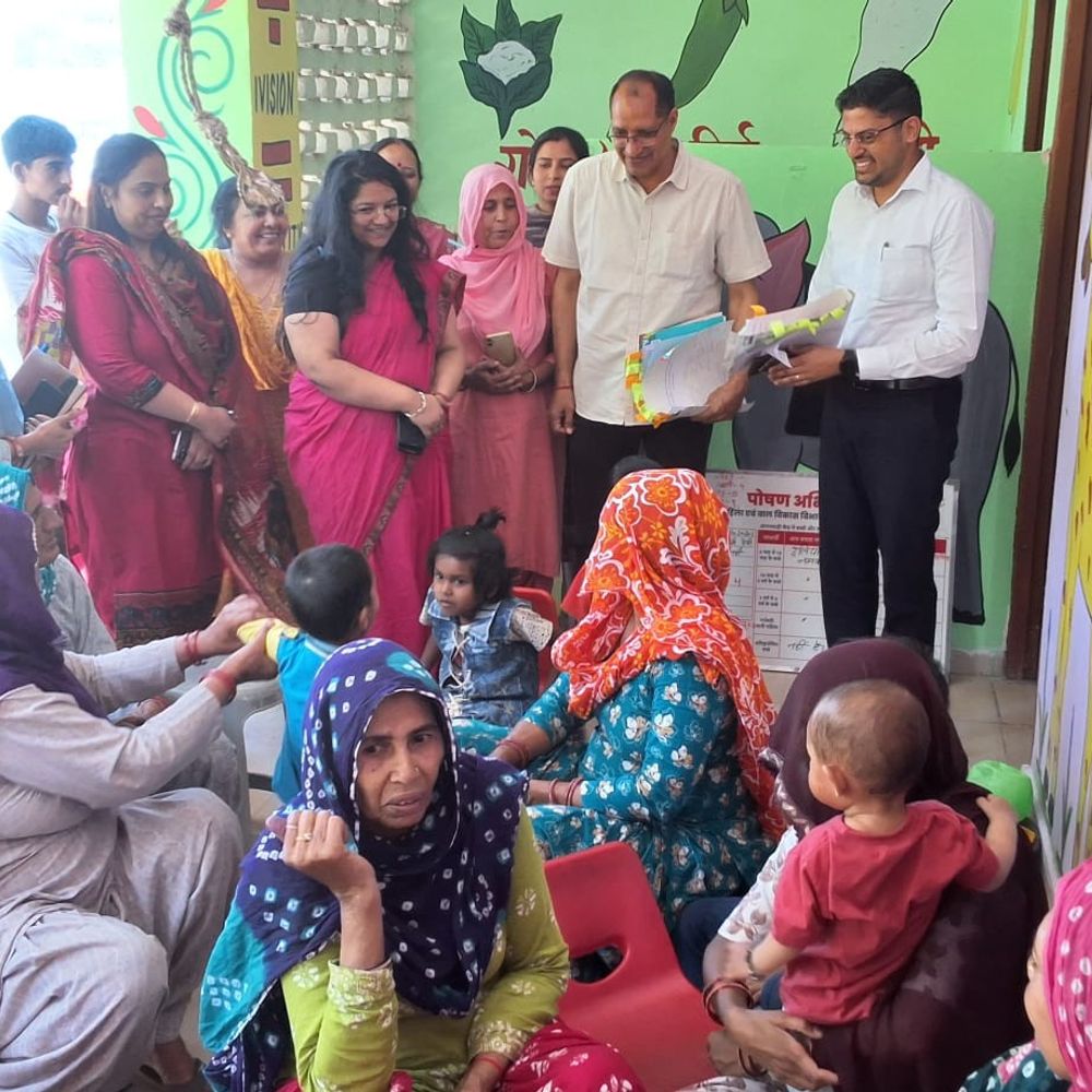 लोहारू पहुंची केंद्रीय अधिकारी IAS गरिमा मित्तल:कई गांवों का दौरा किया, आकांक्षी योजना के कार्यों का जायजा लिया