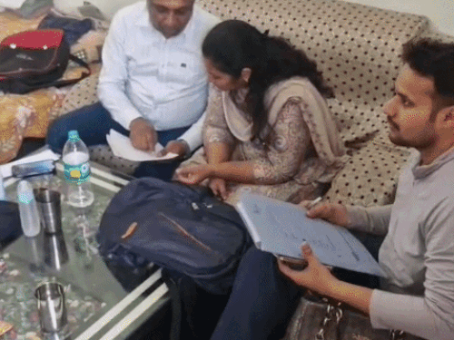 करनाल में स्वास्थ्य विभाग बड़ी कार्रवाई:30 हजार में लिंग जांच करने वाला आरोपी काबू,पोर्टेबल अल्ट्रासाउंड मशीन बरामद