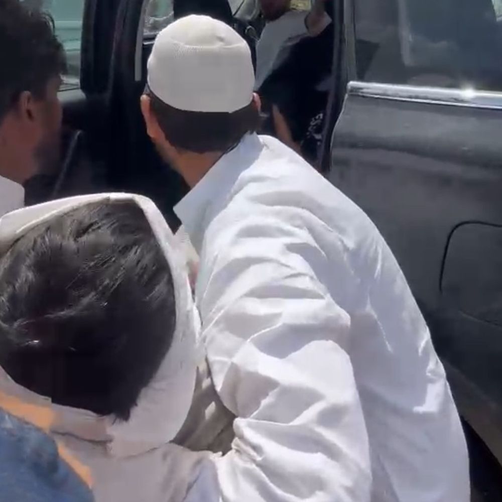 नूंह में दिल्ली-मुंबई एक्सप्रेसवे पर पलटा टेंपो:एक दर्जन लोग घायल, स्थानीय लोगों ने पहुंचाया अस्पताल, टायर फटने से हादसा