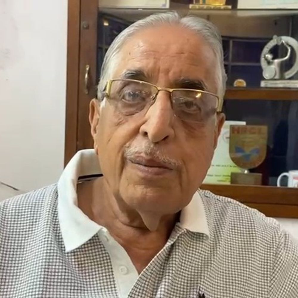 मुंगेर में व्यवसायी से 6 लाख के जेवरात ठगे:फर्जी क्राइम ब्रांच अधिकारी ने सोने की जगह पत्थर दिया, आरोपी की पहचान में जुटी पुलिस