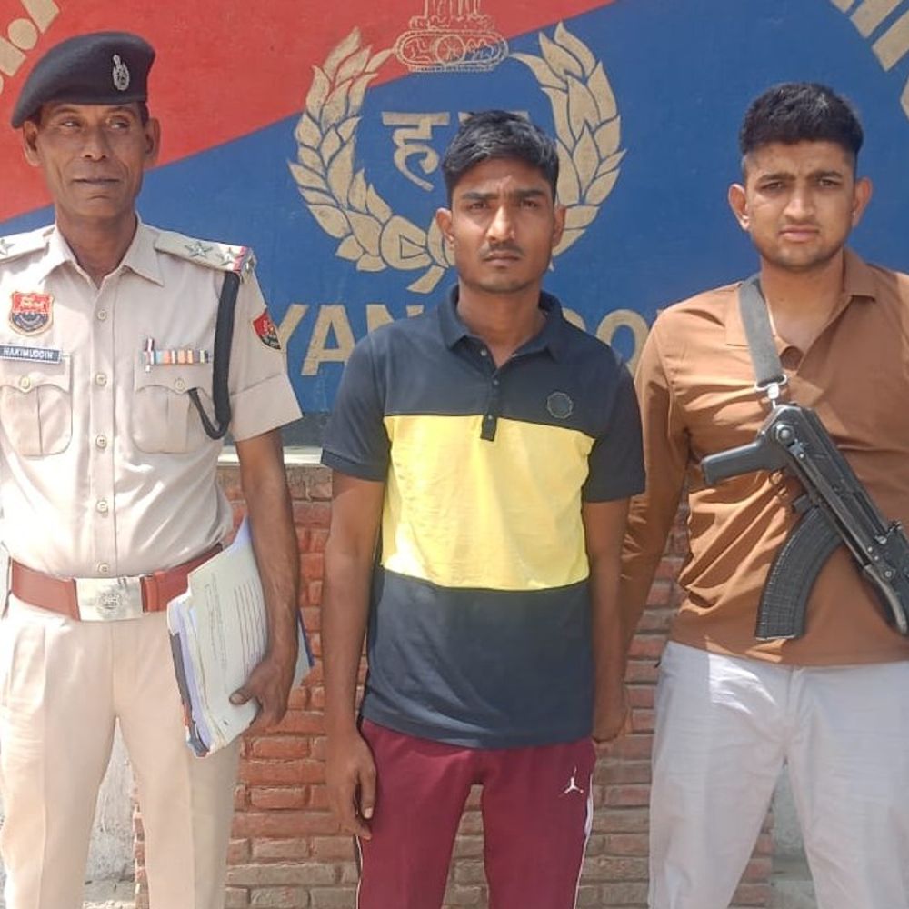 पुलिस टीम पर गाड़ी चढ़ाने के प्रयास का आरोपी अरेस्ट:पलवल मं गोतस्करी कर ले जा रहा था, 3 तस्कर पहले ही पकडे़ जा चुके