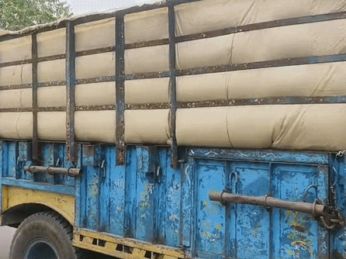 करनाल की घरौंडा मंडी में बड़ा खेल उजागर:यूपी का गेहूं हरियाणा के किसानों के नाम पर बिक रहा मंडी में,आढ़तियों और कर्मचारियों की मिलीभगत के आरोप