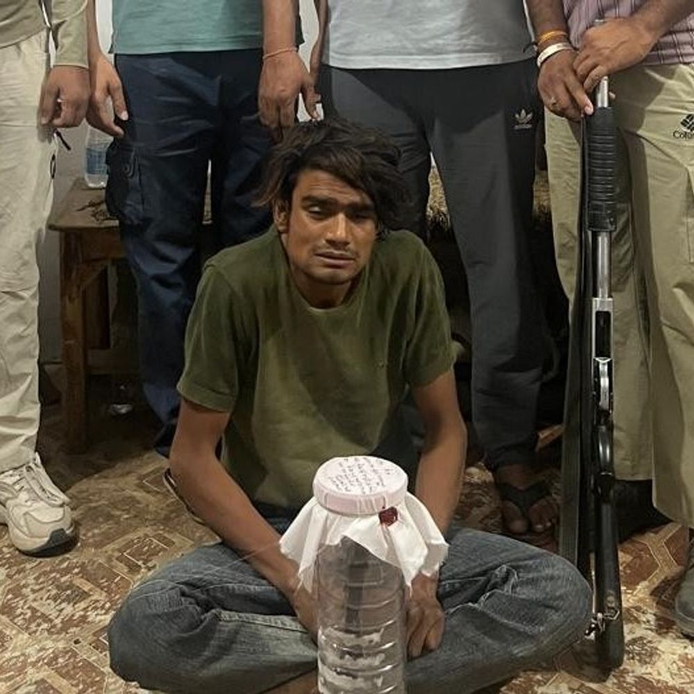 नूंह में अवैध हथियार समेत युवक अरेस्ट:संदिग्ध अवस्था में घूम रहा, गोकशी मामले में चल रहा था फरार, चाकू बरामद