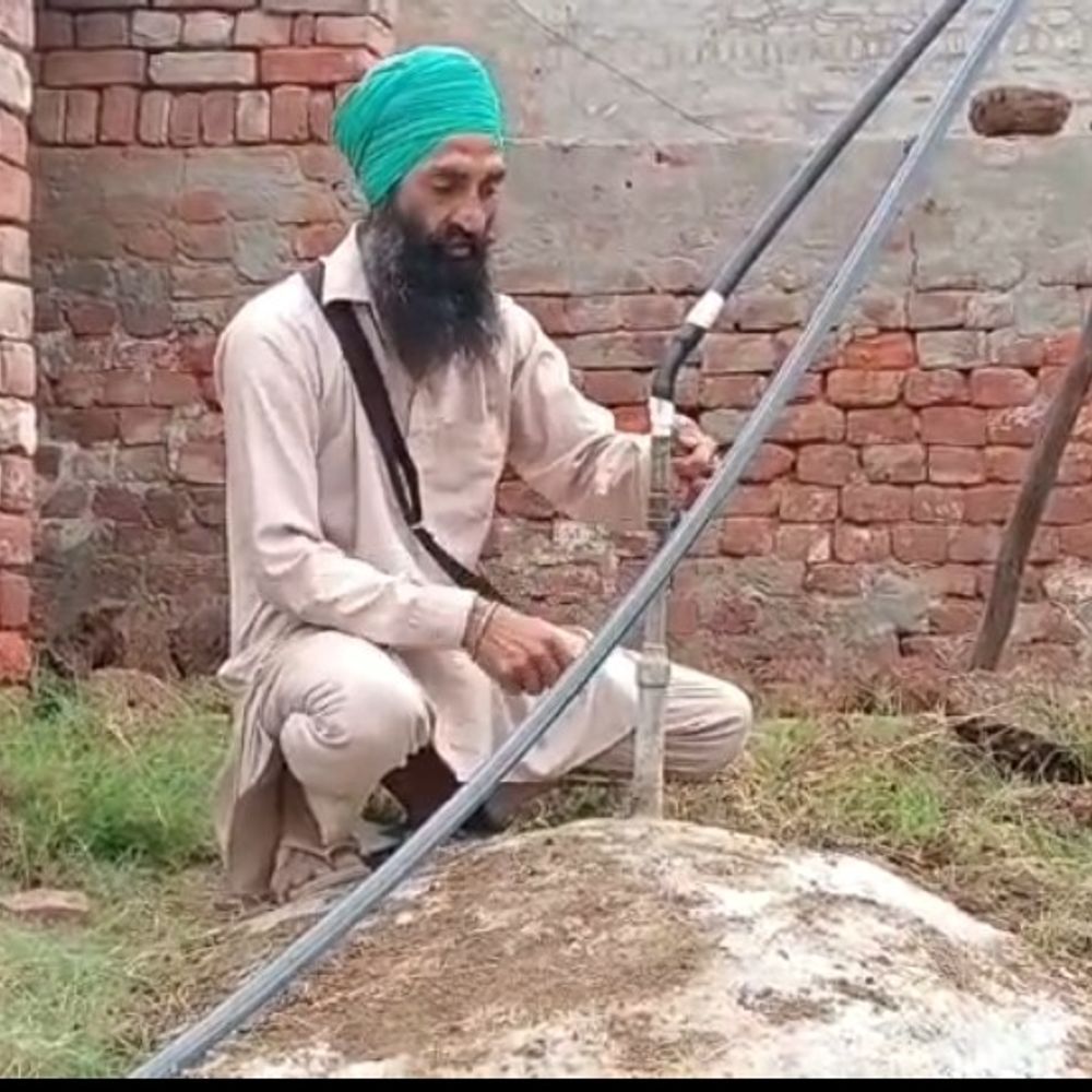 एलपीजी किल्लत के बीच मोगा के किसान की मिसाल:बायोगैस से आत्मनिर्भर बना परिवार, वर्षों से बिना सिलेंडर चला रहा घर