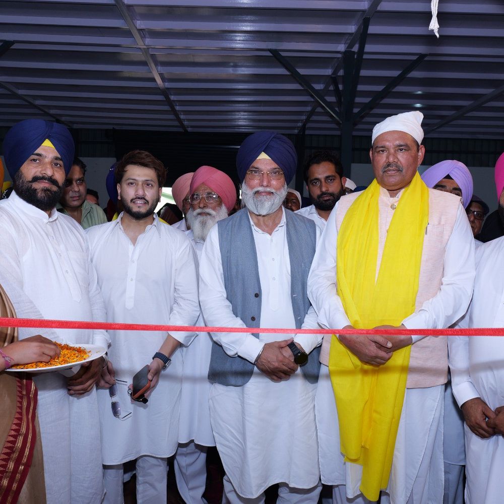 पूर्व कैबिनट मंत्री ने पानी की फैक्ट्री का किया उद्घाटन:जालंधर में विजय सांपला बोले- रोजगार के बढेंगे अवसर, लोगों को किया सम्मानित
