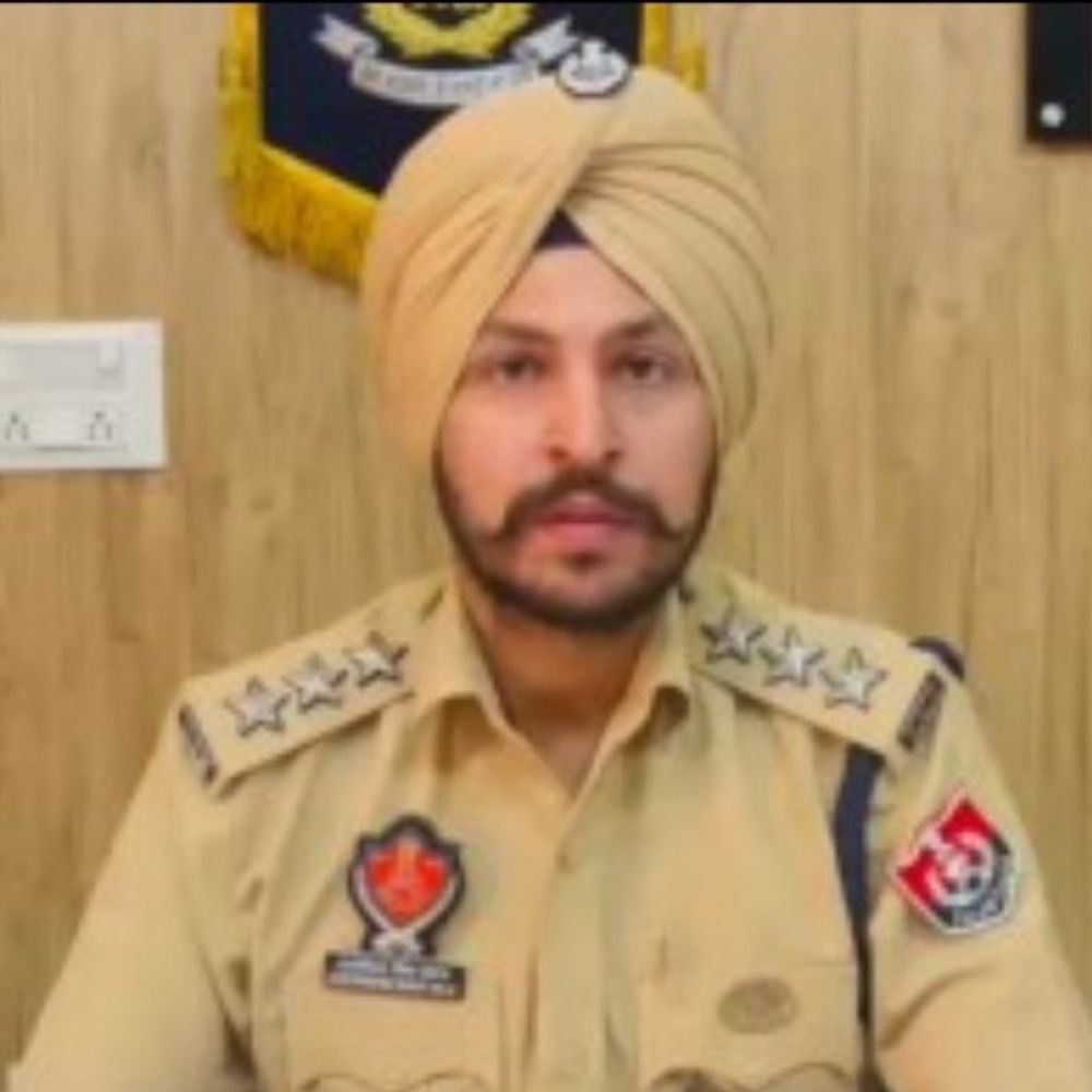 मोगा में बच्ची को पेड़ से लटका कर मार डाला:प्रवासी मजदूर की 8 साल की बेटी बहन संग गई थी दरगाह, रास्ते में किया अपहरण