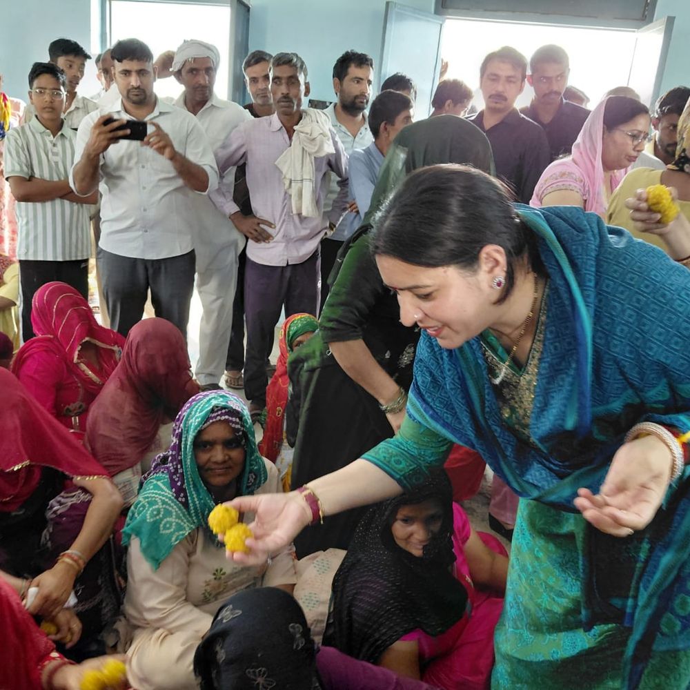 महिला आरक्षण अधिनियम लागू होने पर जींद में बांटे लड्डू:भाजपा नेत्री सुषमा अत्री ने बताया ऐतिहासिक कदम; PM का जताया आभार