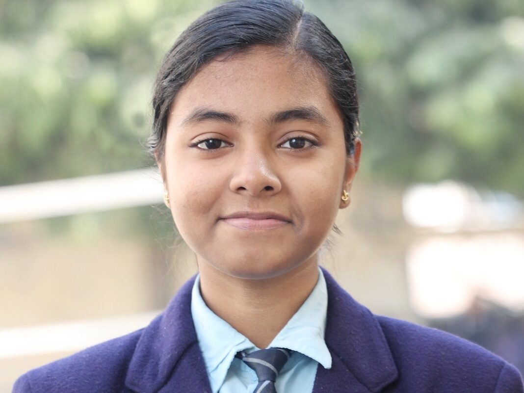 CBSE 10th Result Faridabad | Ashna Khurana Tops District with 100 Marks