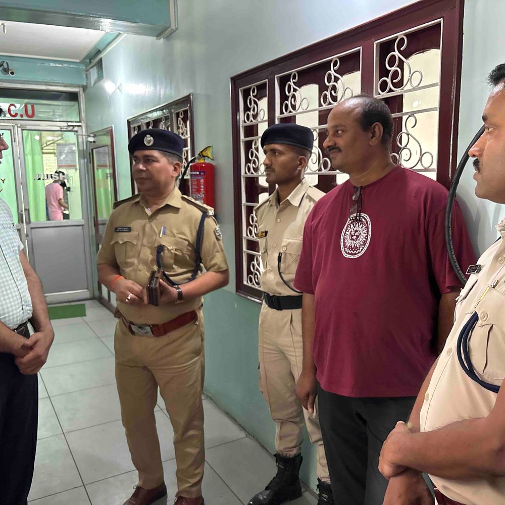 मोतिहारी जहरीली शराब कांड, प्रशासन अलर्ट:लड्डू साह की हालत नाजुक,परिजन अस्पताल में छोड़कर चले गए