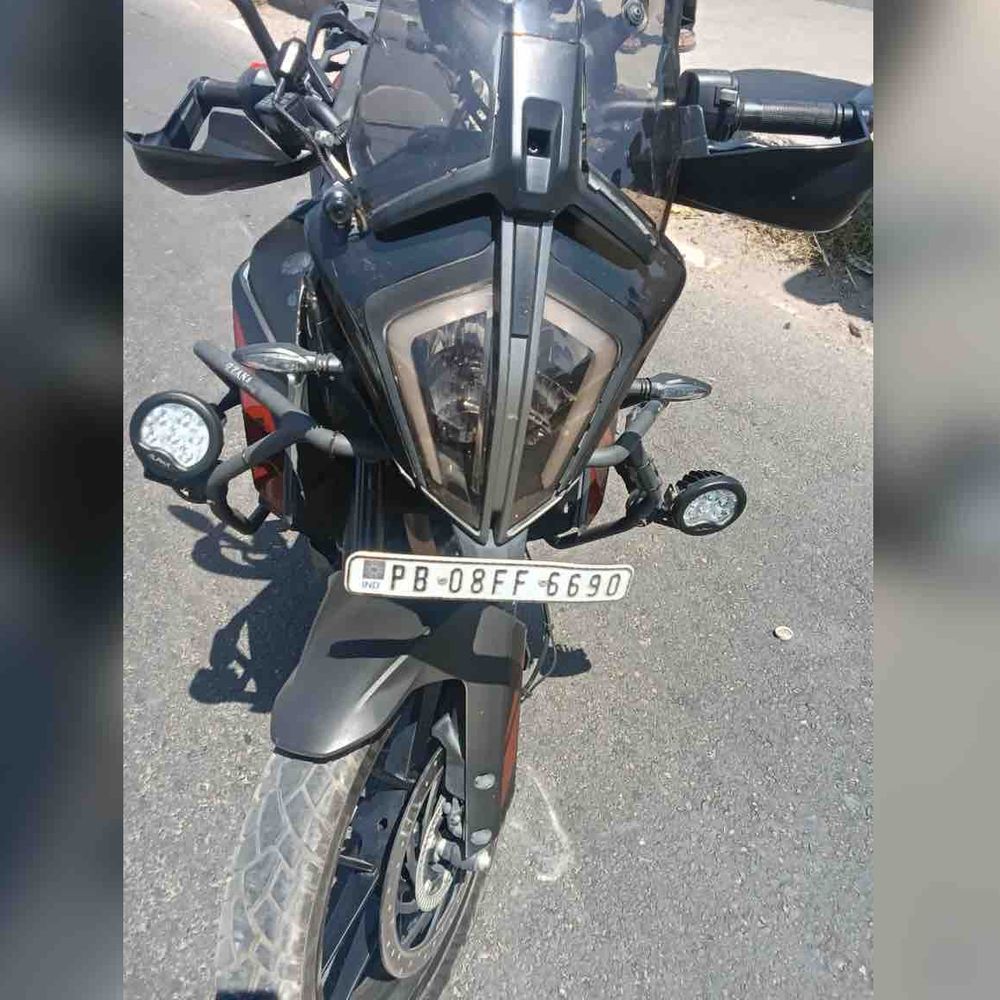 रोपड़ में बस की टक्कर से बाइकसवार बुजुर्ग की मौत:असंतुलित होने से पहियों के नीचे आया सिर, जालंधर के रहने वाले हैं