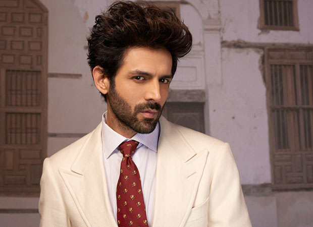 Kartik Aaryan brings home Mercedes-Benz V-Class worth upto Rs 1.7 crore : Bollywood News