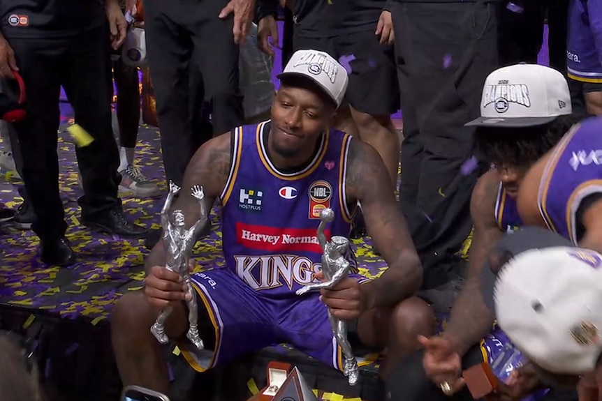 Sydney Kings beat Adelaide 36ers 113-101 in NBL Finals game five overtime, break championship trophy