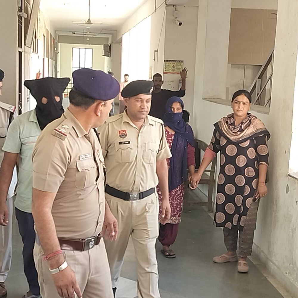 फतेहाबाद में पति की हत्या के आरोप में पत्नी-दोस्त काबू:गला दबाकर मारा, नहर में फेंका शव, प्रताड़ना से परेशान थी, दोनों गिरफ्तार