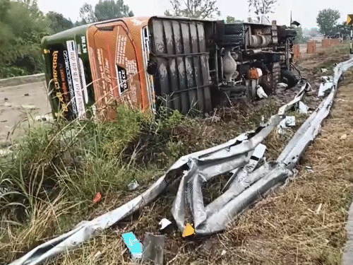 Nepal-Bound Bus Overturns in Udham Singh Nagar, 9 Injured Including Infant