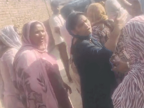 Sirsa Families Quarrel After Lovers Elope Incident Sikandarpur Village Remai Boys Members Left Home Elderly Woman Beaten Girl Family