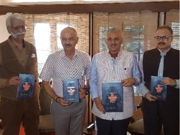 कश्मीरी पंडितों का पलायन देखना सबसे बड़ी पीड़ा की तरह:रिटायर मेजर जनरल रंजन महाजन बोले- पुरानी यादों को फिर से याद करना और बुक में लिखना आसान नहीं था