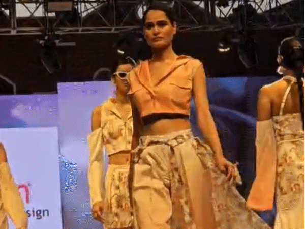 फैशन कलेक्शन से दिखाई आधुनिक महिला की पहचान:स्टूडेंट्स के बनाए डिजाइन को मॉडल्स ने किया पेश, आठ अलग-अलग थीम ने बटोरी सुर्खियां