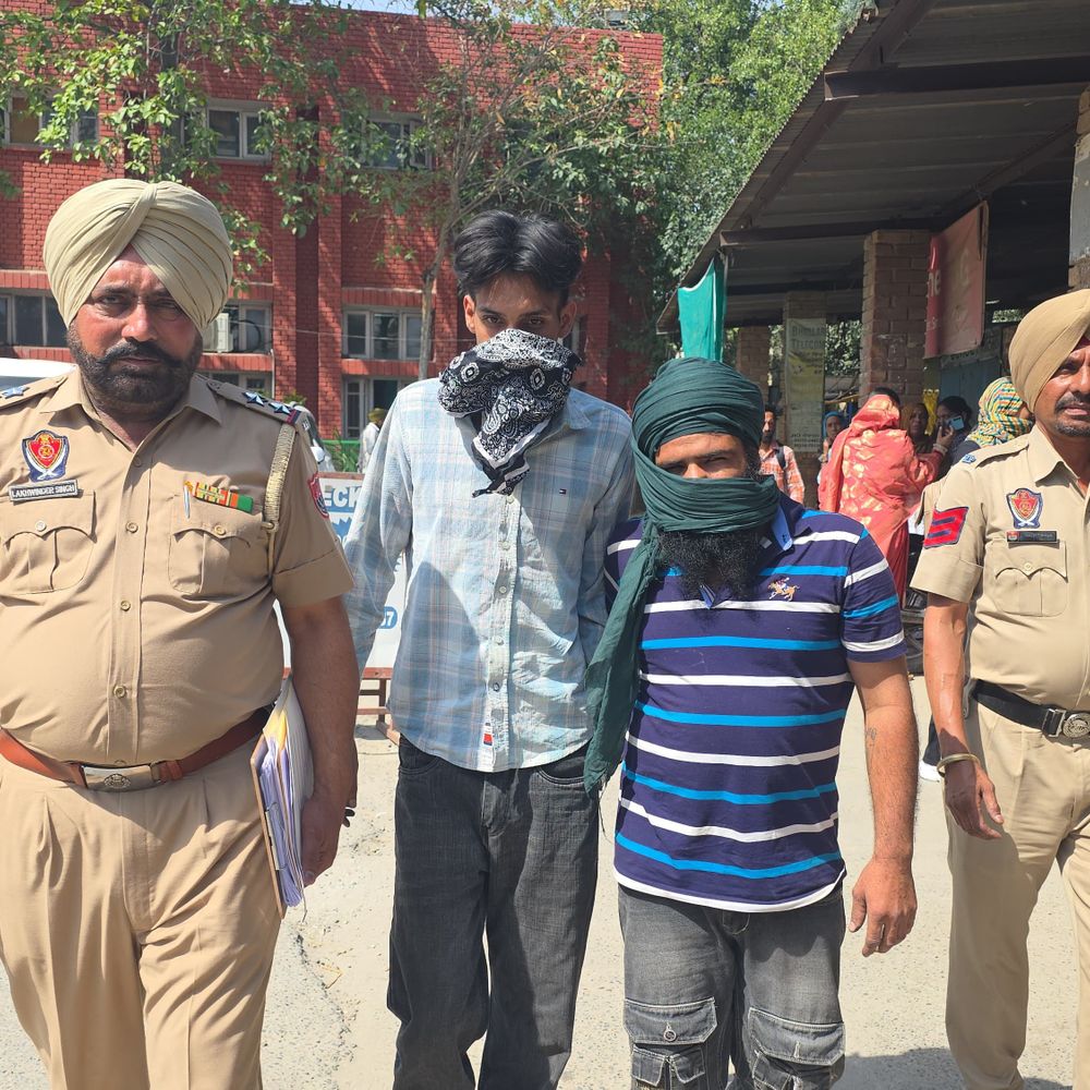 मोगा में दो नशा तस्कर गिरफ्तार:हेरोइन बरामद, पुलिस ने स्कूटी जब्त की; कोर्ट ने आरोपियों को रिमांड पर भेजा