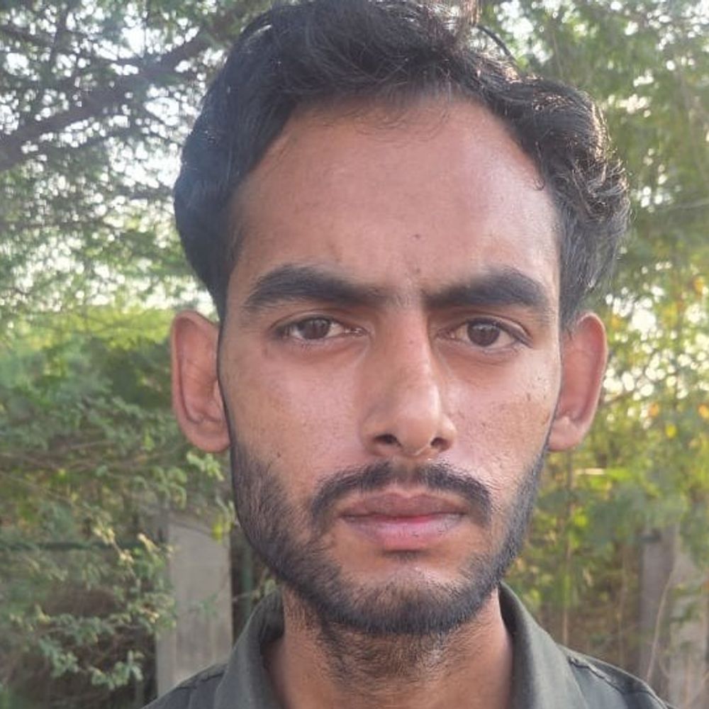 गुरुग्राम पुलिस ने वाहन चोर को किया गिरफ्तार:ई-रिक्शा की 25 बैटरियां बरामद, 24 वारदातें कबूली, दो पहले पकड़े गए