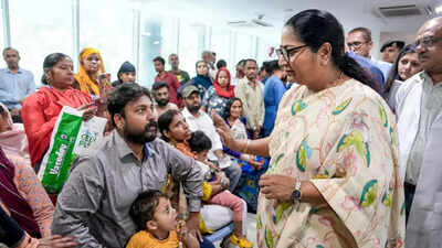 Rekha Gupta: Delhi Chief Minister Inspects Aruna Asaf Ali Hospital for Summer Readiness | India News