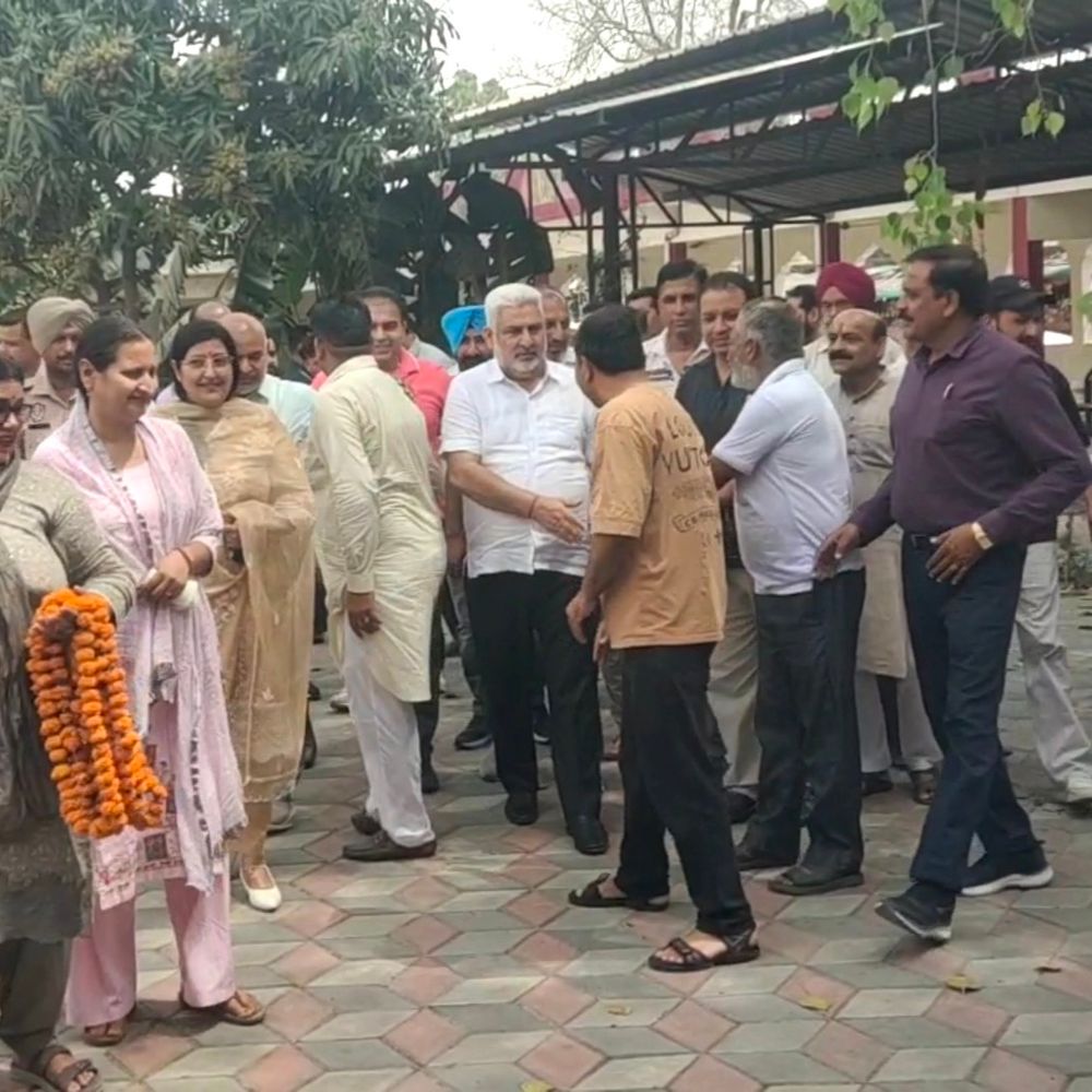 राघव चड्ढा के भाजपा में शामिल होना जनता से धोखा:पंजाब सरकार के मंत्री बोले- नेताओं का दोहरा चेहरा सामने आया