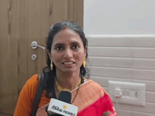 महाकुंभ वाले IITian बाबा ने शादी की:इंजीनियर पत्नी कर्नाटक की, दोनों हिमाचल में रह रहे; झज्जर में परिवार से मिलने पहुंचे