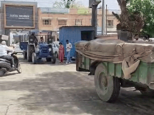 सिरसा में सरसों-जौ खरीद में मिली गड़बड़ी:फीस चोरी पकड़ी, मार्केट कमेटी टीमों का निरीक्षण, 95 हजार का जुर्माना