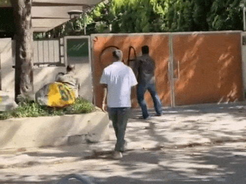 राज्यसभा सांसद राजेंद्र गुप्ता के घर पर लिखा गद्दार:तुरंत करवाया गया साफ, गोल्डी बोले- पार्टी से धोखा, इसलिए ये पार्टी के गद्दार