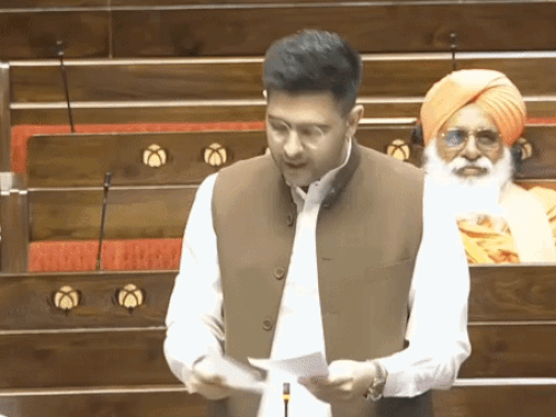 AAP की मनाही के बावजूद राघव चड्‌ढा को मिला टाइम:राज्यसभा में बोले- उस पार्टी से हूं, जिसका लीडर-डिप्टी लीडर मौजूद नहीं