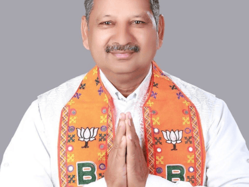 निगम चुनाव में बगावत करने वाले बीजेपी नेताओं पर एक्शन:8 पदाधिकारी 6 साल के लिए निष्कासित; अधिकृत प्रत्याशियों के खिलाफ चुनाव लड़ने पर कार्रवाई