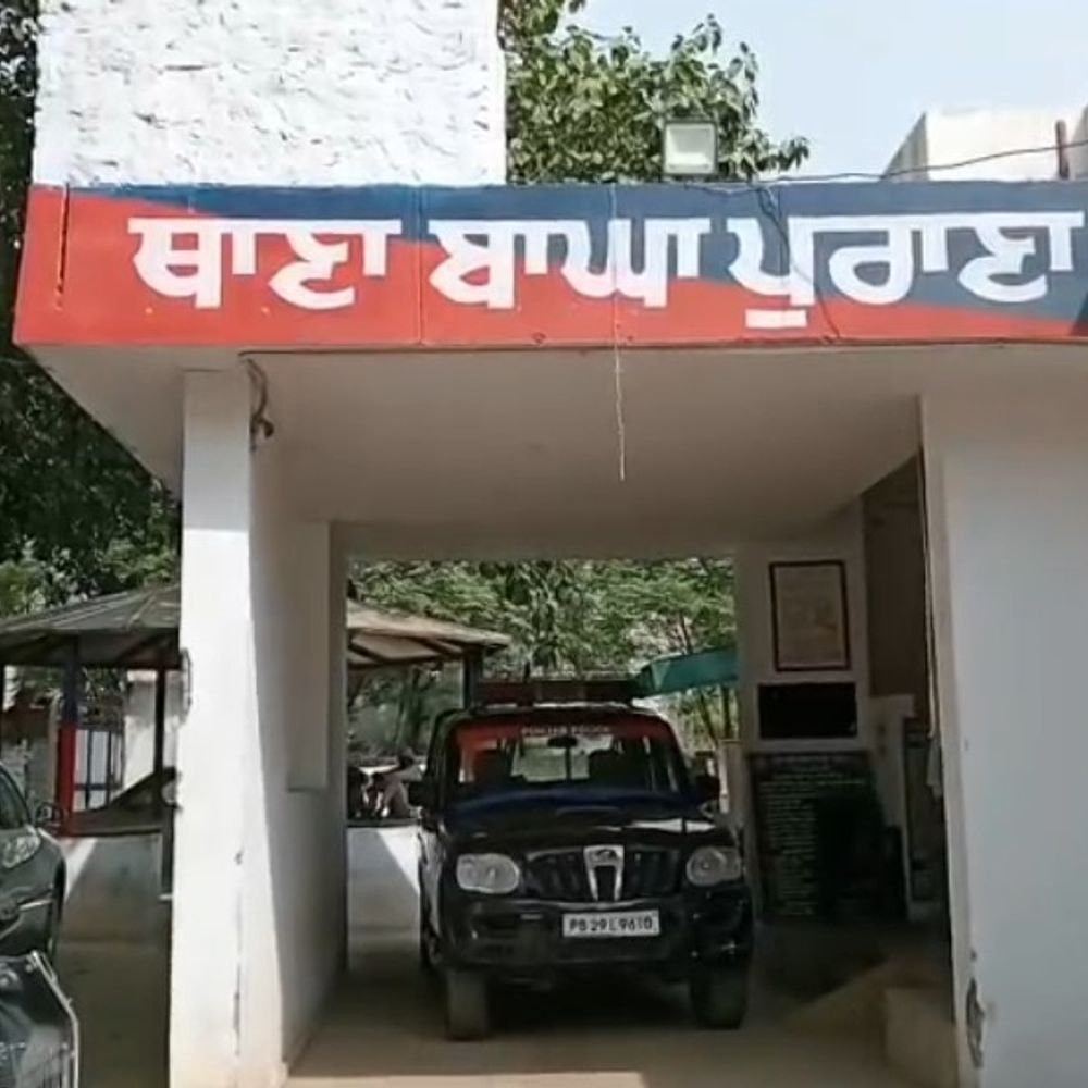 मोगा में रंजिश के चलते हथियारबंद लोगों ने किया हमला:मां-बेटों समेत 3 घायल, रिश्तेदार पर आरोप, फरवरी में हुई थी कहासुनी, 4 गिरफ्तार