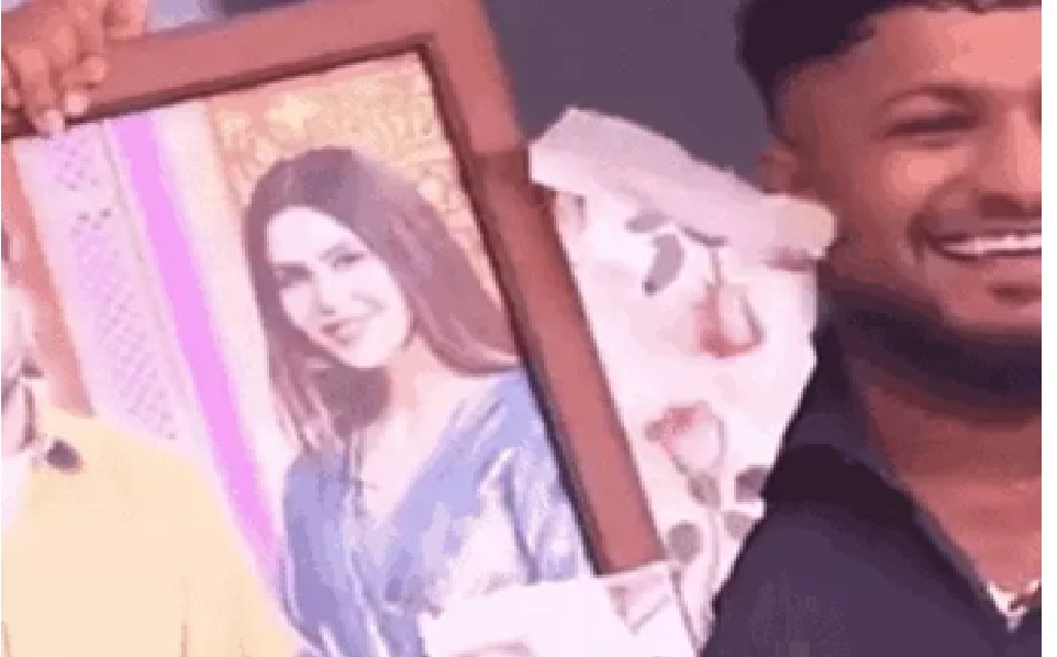 Sonam Bajwa Cheers Bhabhi-Bhabhi at IPL Match