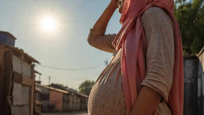 Delhi Temperature: Dizzy, sleepless nights, hypertension: Pregnant women in slums worst-hit as temperature crosses 40°C in Delhi | Delhi News
