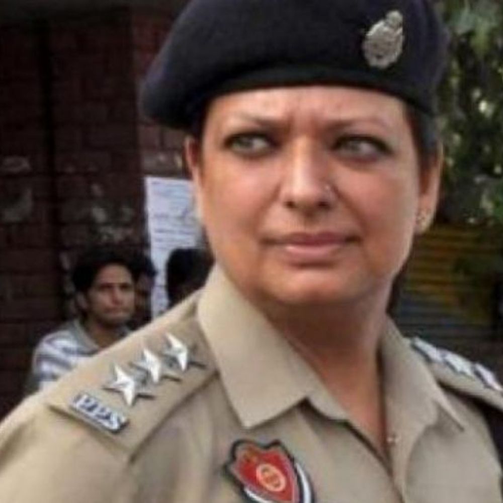 रिश्वत मामले में दोषी पूर्व DSP गेरा जा सकेंगी विदेश:हाईकोर्ट ने शर्तों के साथ दी अनुमति, कोर्ट ने विदेश यात्रा को बताया मौलिक अधिकार