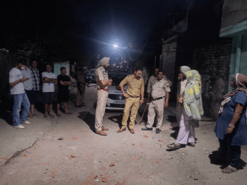 लुधियाना में दो गुटों में झड़प, फायरिंग, ईंट-पत्थर चले:संजय गांधी कॉलोनी में पुरानी रंजिश को लेकर चली गोलियां, दो खोल बरामद