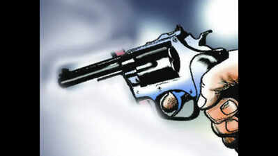 Gunpoint Robbery Caught on CCTV at Grocery Shop | Delhi News