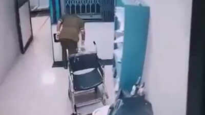 Nashik Hospital Accident: Woman dies after head gets stuck in lift at Nashik hospital | Nashik News