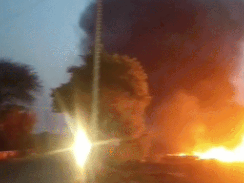 करनाल के रिहायशी इलाके में लगी भयंकर आग:20-25 धमाकों से मची अफरा-तफरी,स्क्रैप दुकान पर केमिकल में आग लगाने का आरोप, बड़ा हादसा टला