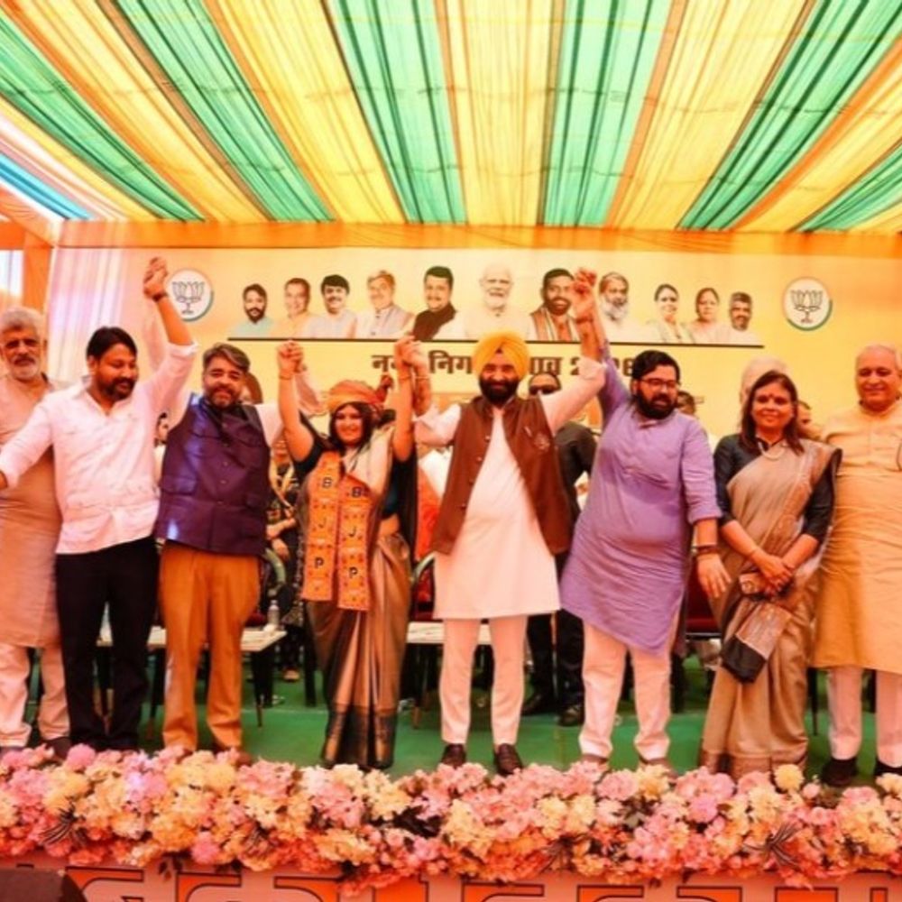 अंबाला में BJP मेयर प्रत्याशी ने किया नामांकन:पार्टी की पूर्व मेयर शैलजा सचदेवा ने बनाई दूरी; निर्दलीय सांसद कार्तिकेय साथ दिखे