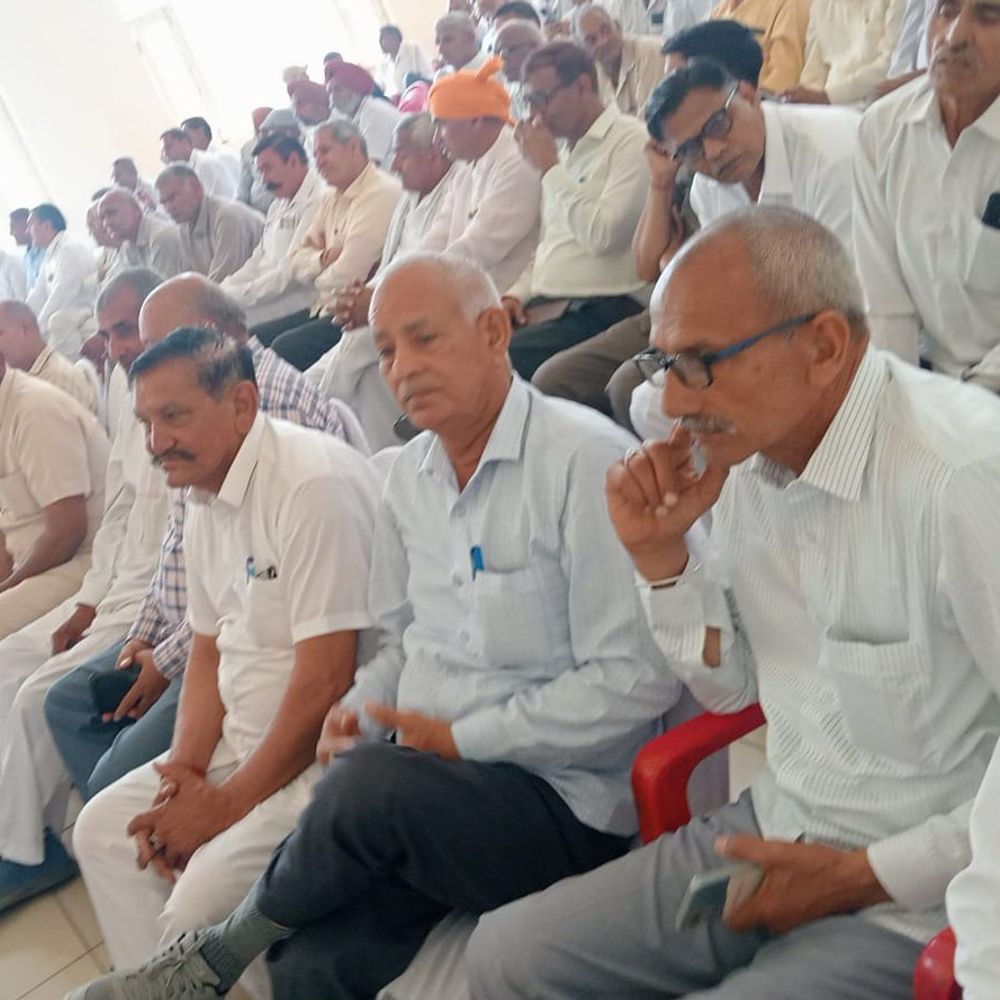 पानीपत में रिटायर्ड पुलिस अधिकारियों का सम्मेलन:पूर्व SP बोले- बुढापा सही काटना है तो पारिवारिक संपत्ति विवाद सुलझाओ, पर्यावरण बचाने का भी दिया संदेश