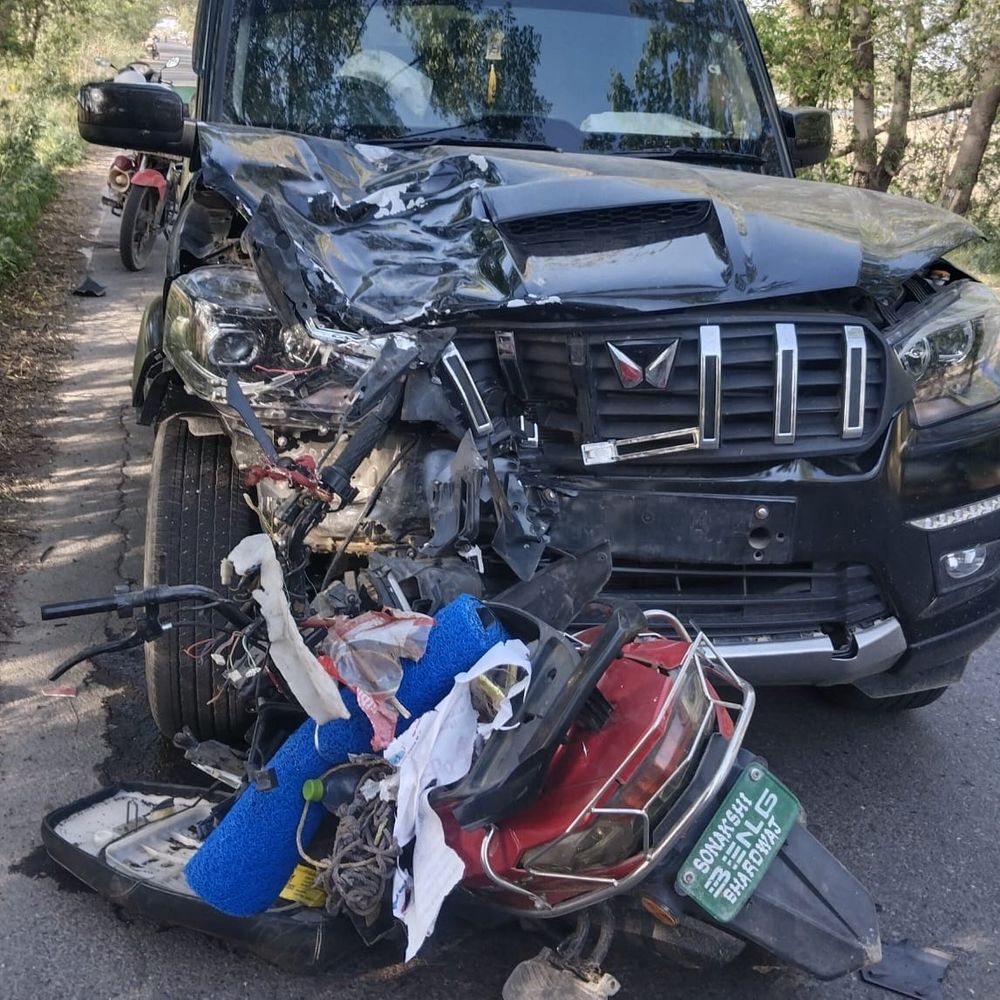 रेवाड़ी स्कारपियो मामला: 20 फीट से अधिक घसीटने के निशान:दो माह पहले खरीदी, दो एयरबैग खुले मिले, ATM रिन्यू करवाने आए थे रिटायर SI