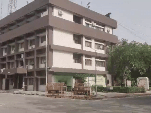 फतेहाबाद तहसील में रजिस्ट्री में किया फर्जीवाड़ा:अवैध कॉलोनी को वैध दिखाया, DC ने लगाई रोक; नायब तहसीलदार छुट्‌टी पर गए